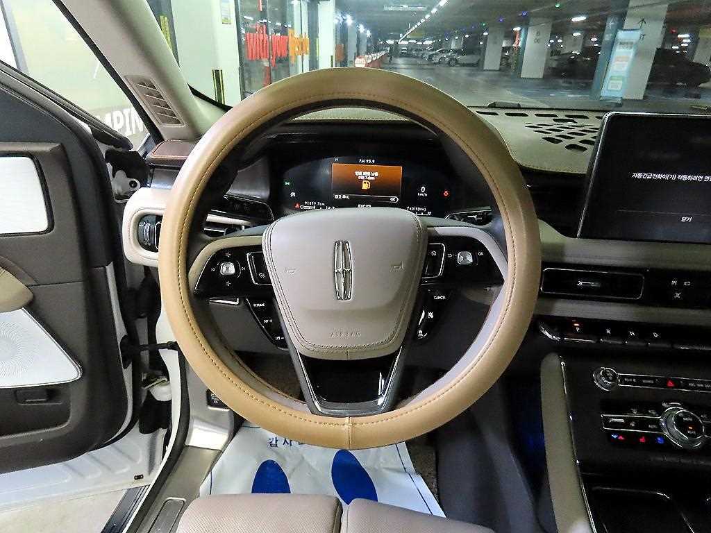 Lincoln Aviator - Vista 8