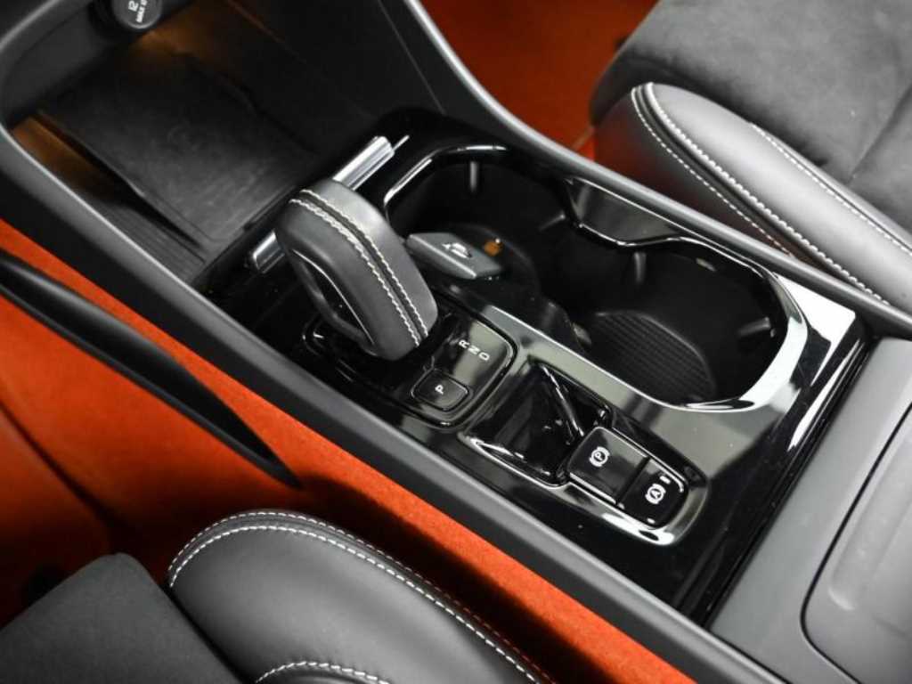 Volvo XC40 - Vista 9