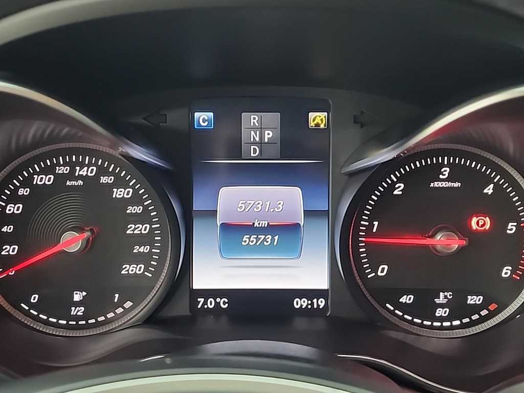 Mercedes Benz C Class - Vista 6