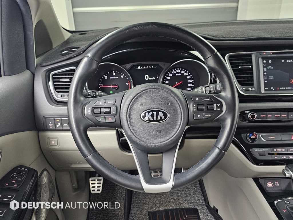 KIA Carnival 2017 Blanco - Importación desde Corea - HF Imports Iquique - Foto 13