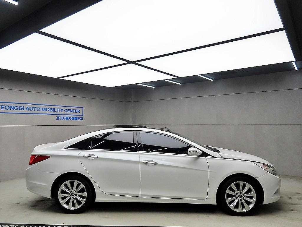 HYUNDAI Sonata - Vista 2