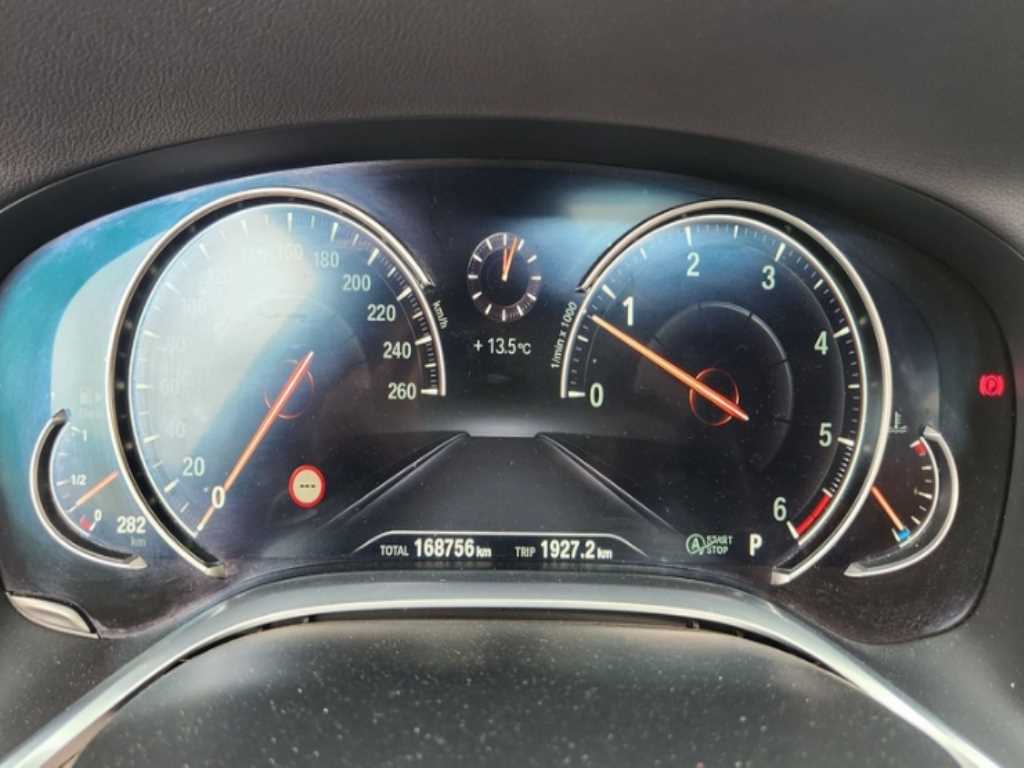 BMW 7 Series - Vista 5