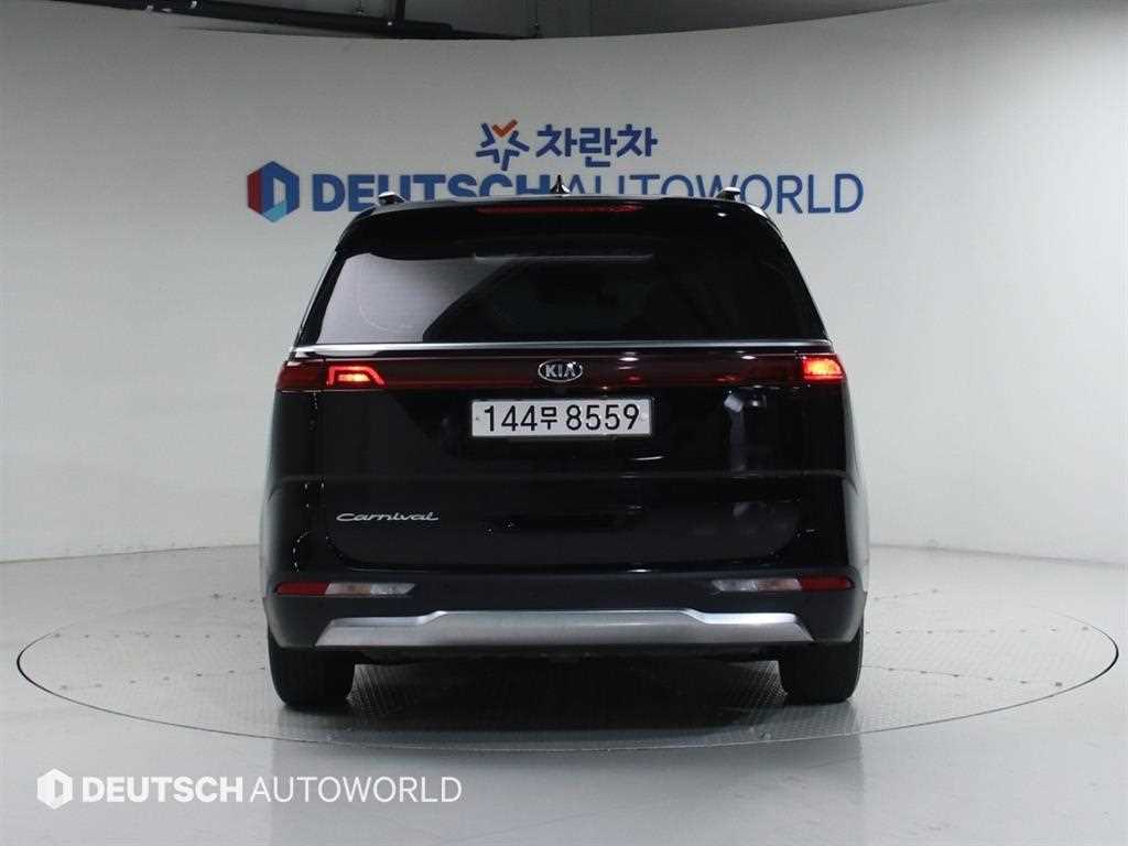 KIA Carnival - Vista 4