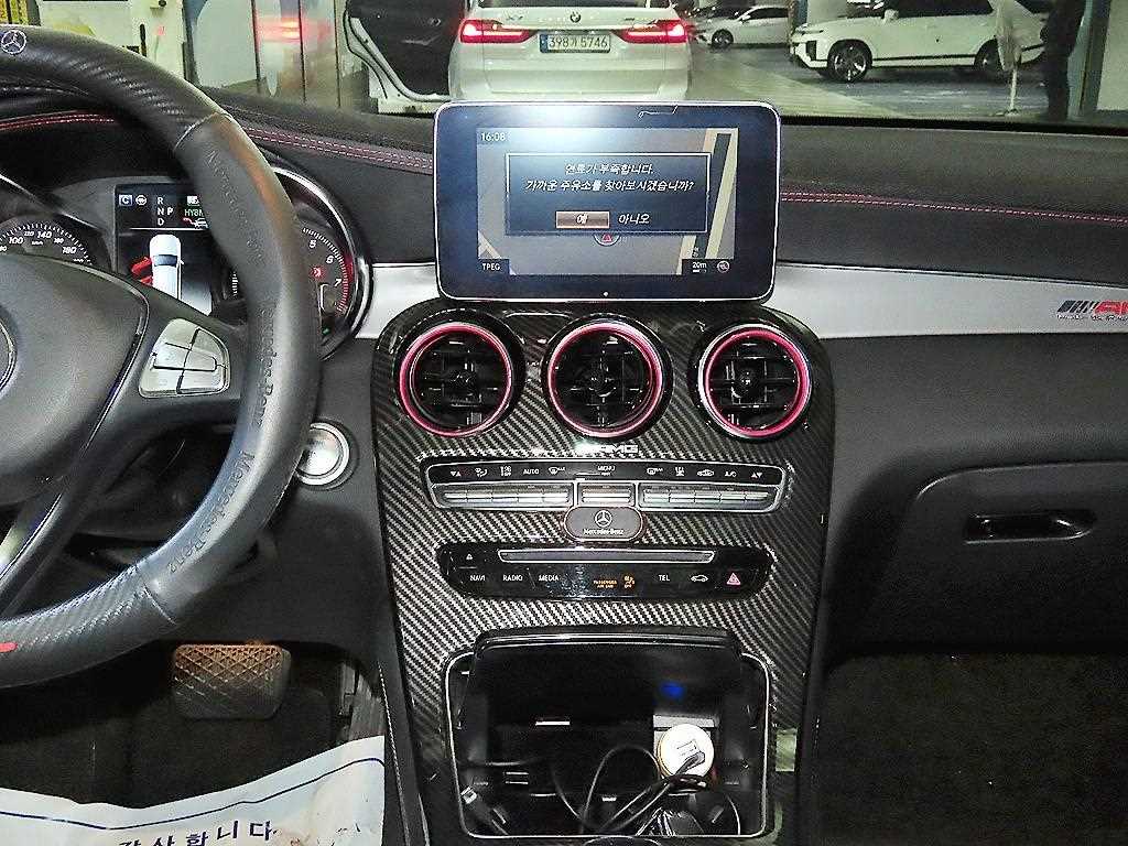 Mercedes Benz GLC Class - Vista 11