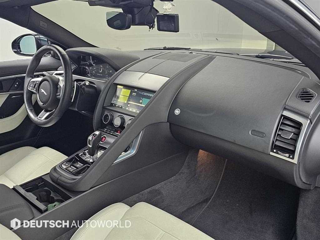 Jaguar F-TYPE - Vista 7