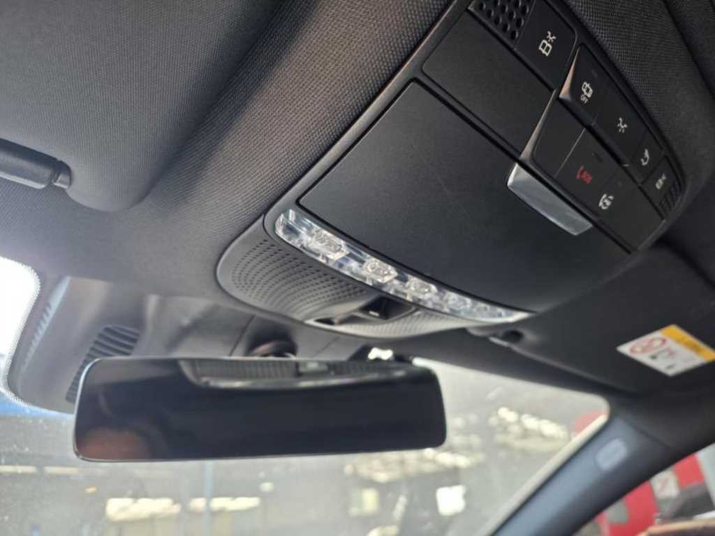 Mercedes Benz AMG GT - Vista 11