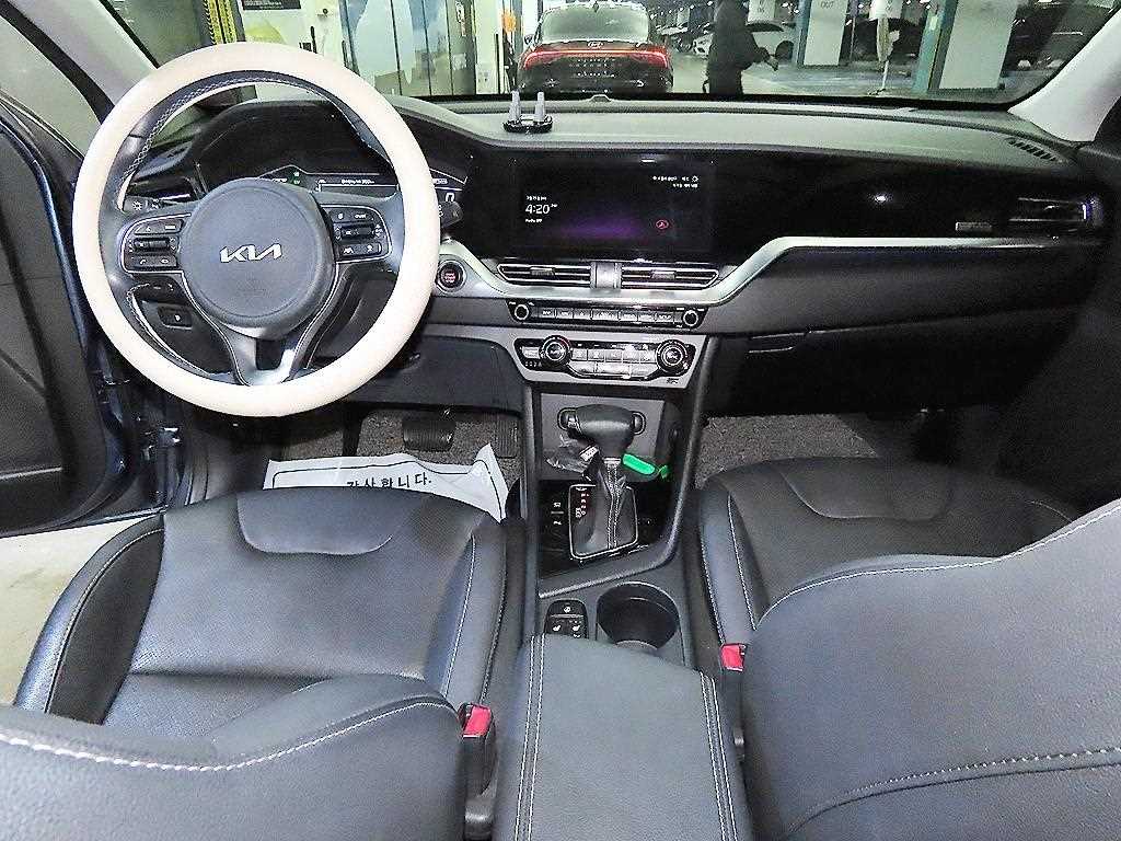 KIA Niro - Vista 10