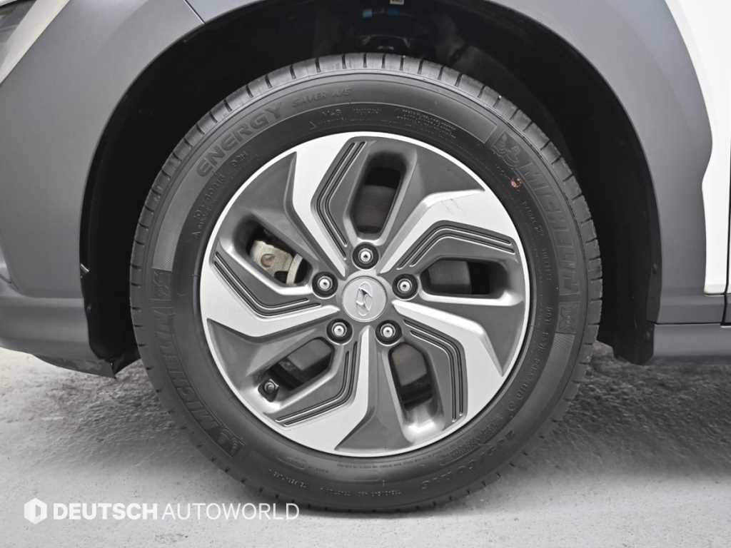 HYUNDAI Kona - Vista 5