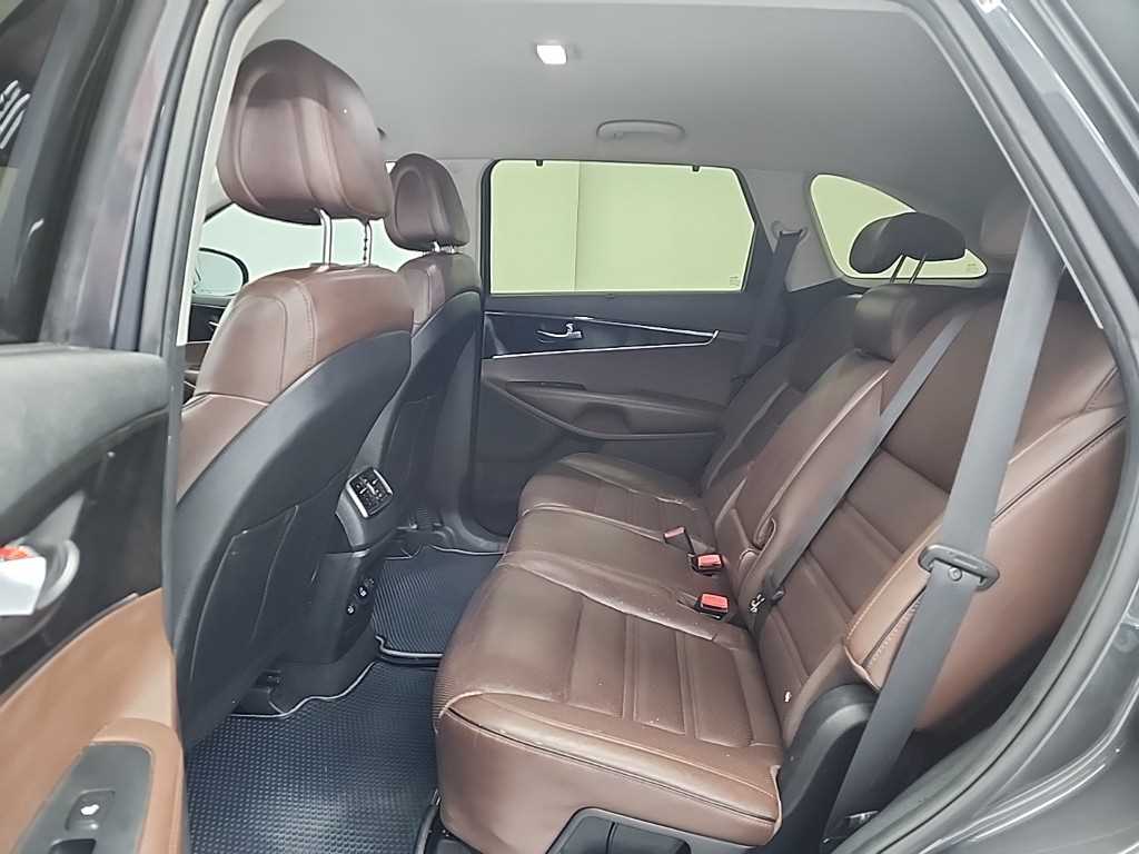 KIA Sorento - Vista 12