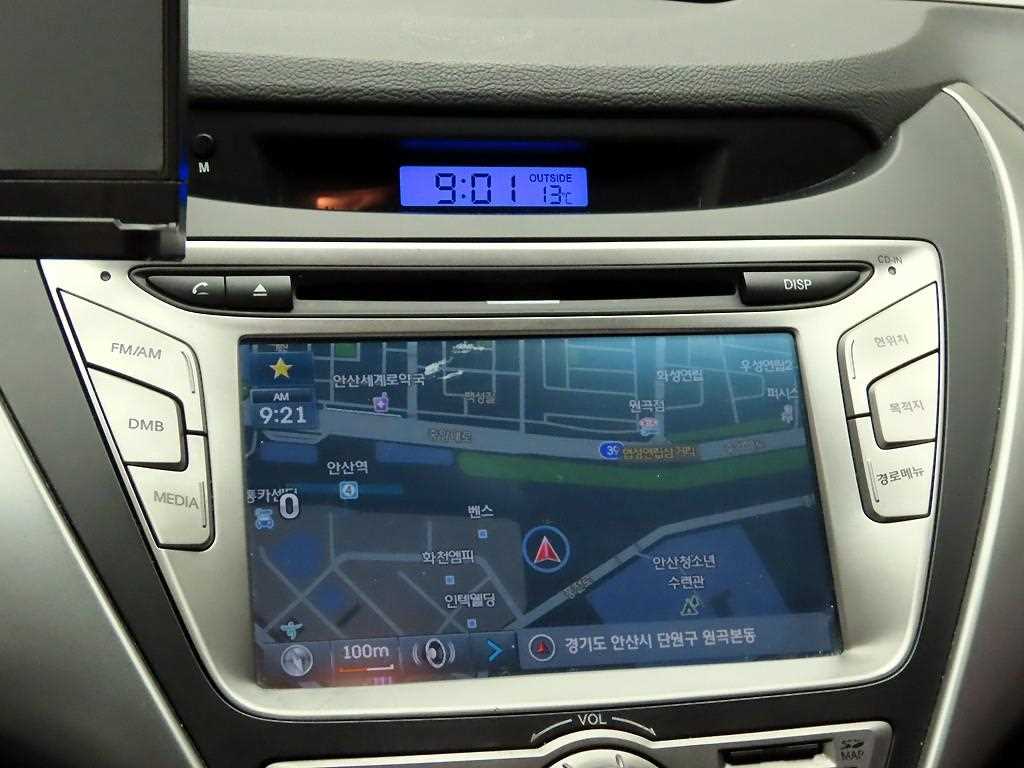 HYUNDAI Avante - Vista 8