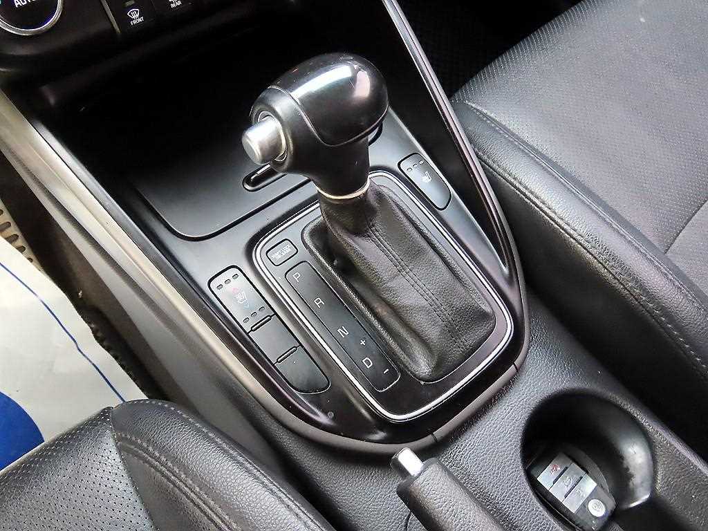 KIA Carens - Vista 10