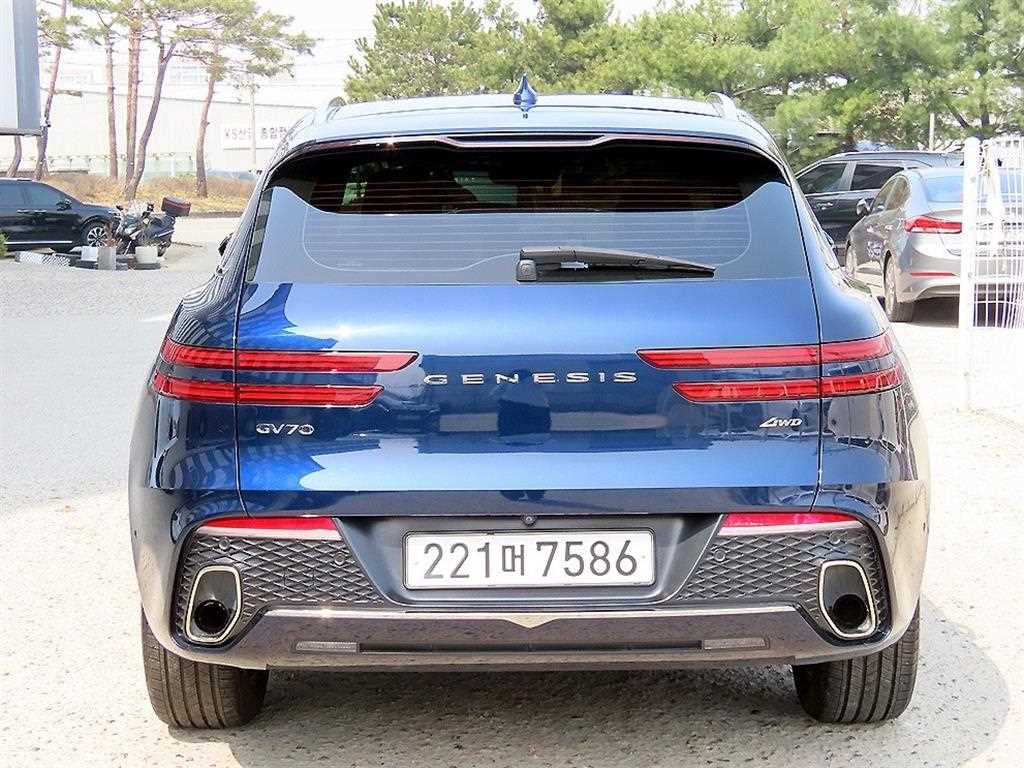 Genesis GV70 - Vista 4