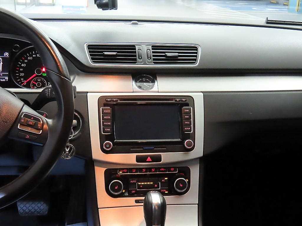 Volkswagen CC - Vista 11