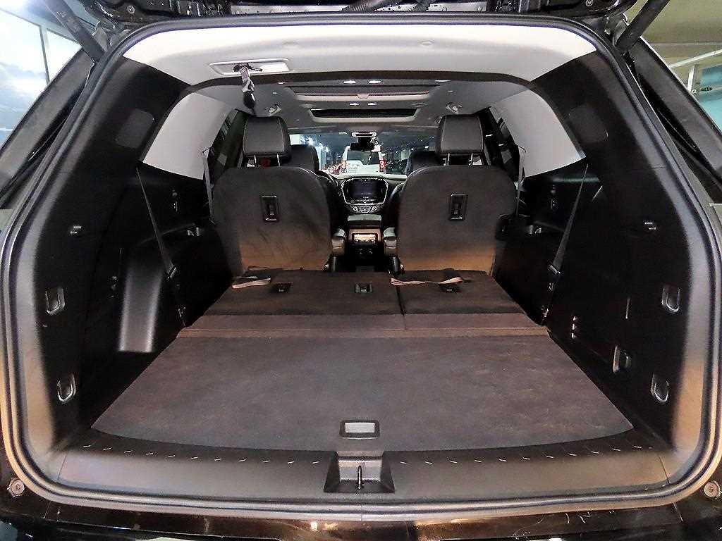 Chevrolet Travers 2020 Negro - Importación desde Corea - HF Imports Iquique - Foto 17