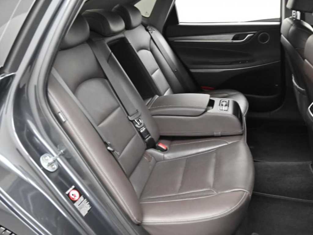 HYUNDAI Grandeur - Vista 12