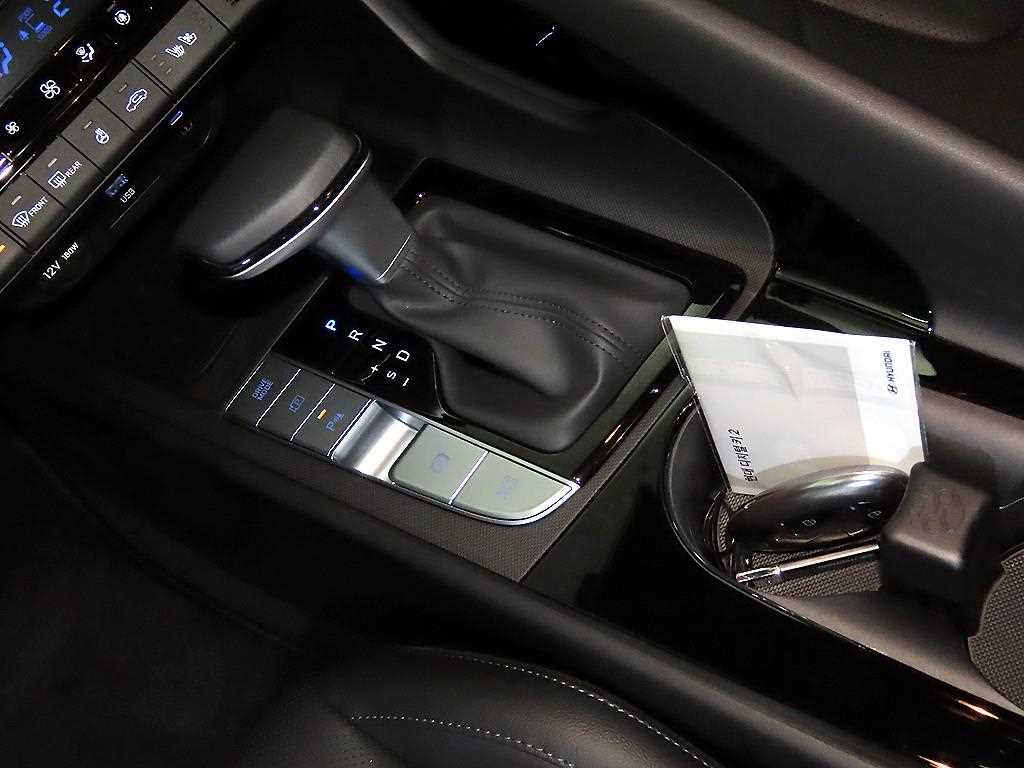 HYUNDAI Avante - Vista 12