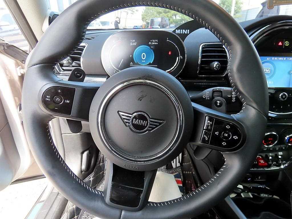 Mini Clubman - Vista 8