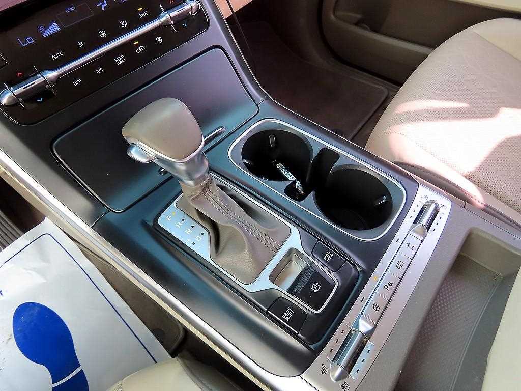 KIA Carnival - Vista 11