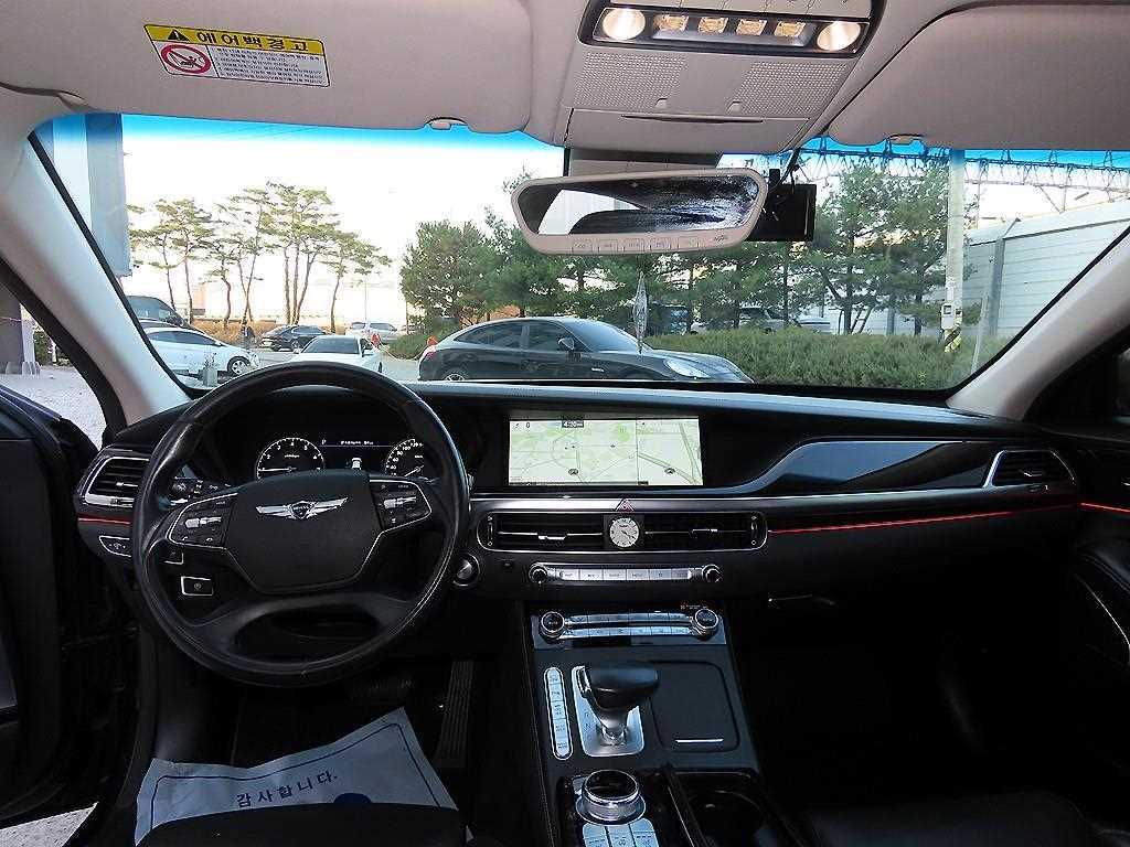 Genesis G90 - Vista 7