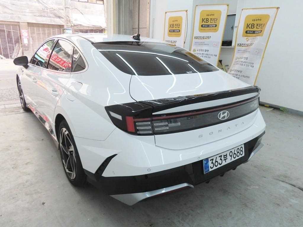 HYUNDAI Sonata - Vista 4