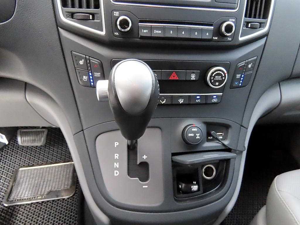 HYUNDAI Starex - Vista 11