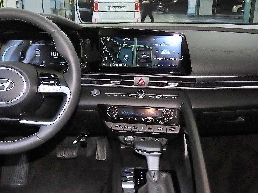 HYUNDAI Avante - Vista 11