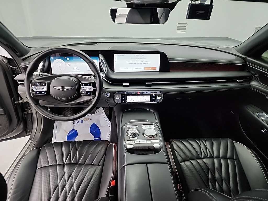 Genesis G90 - Vista 8