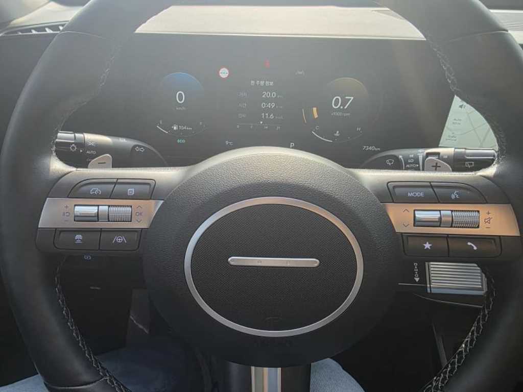 HYUNDAI Kona - Vista 10