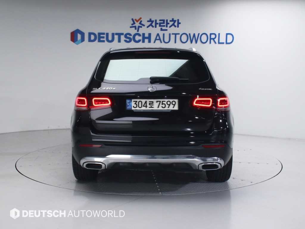 Mercedes Benz GLC Class - Vista 4