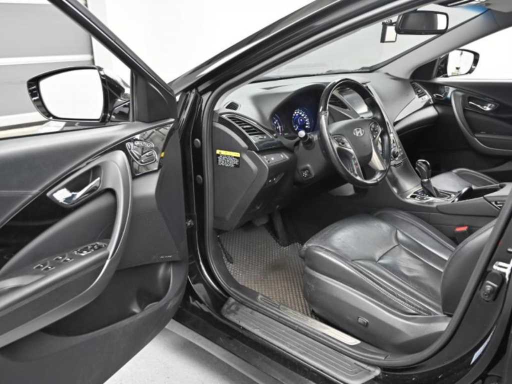 HYUNDAI Grandeur - Vista 11