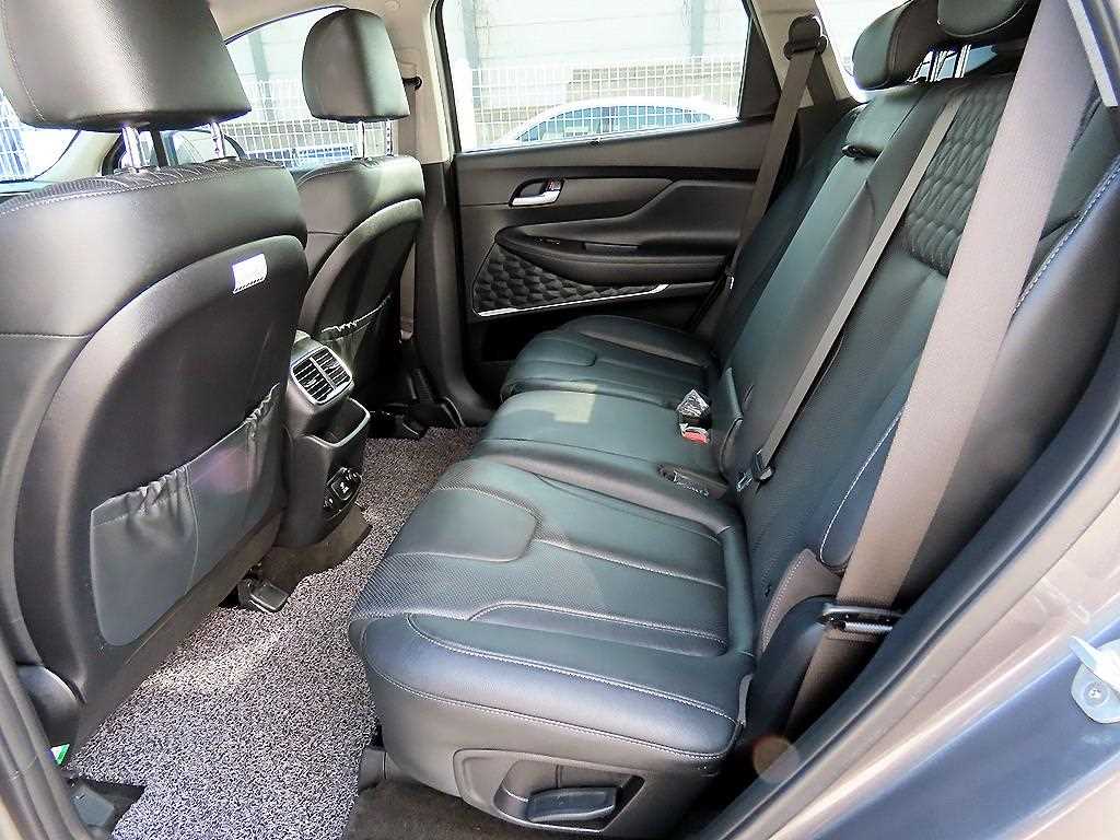 HYUNDAI Santa Fe - Vista 6