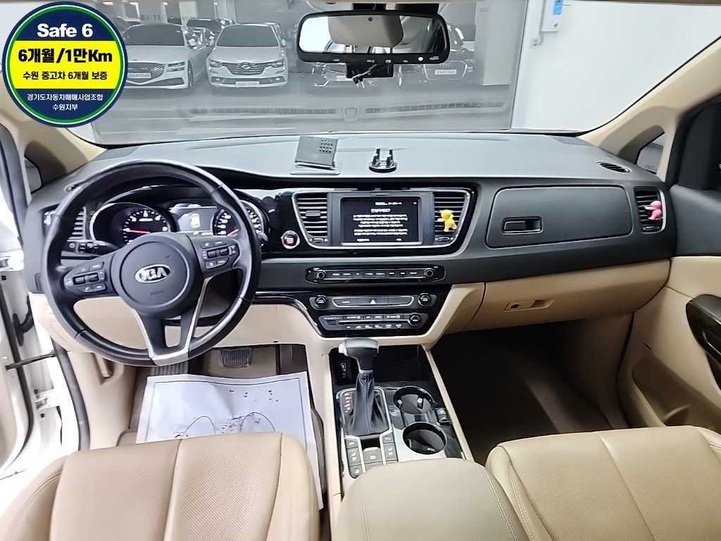 KIA Carnival - Vista 7