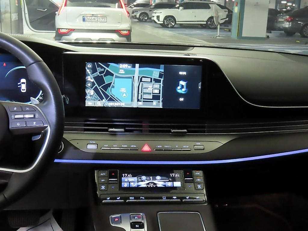 HYUNDAI Grandeur - Vista 11