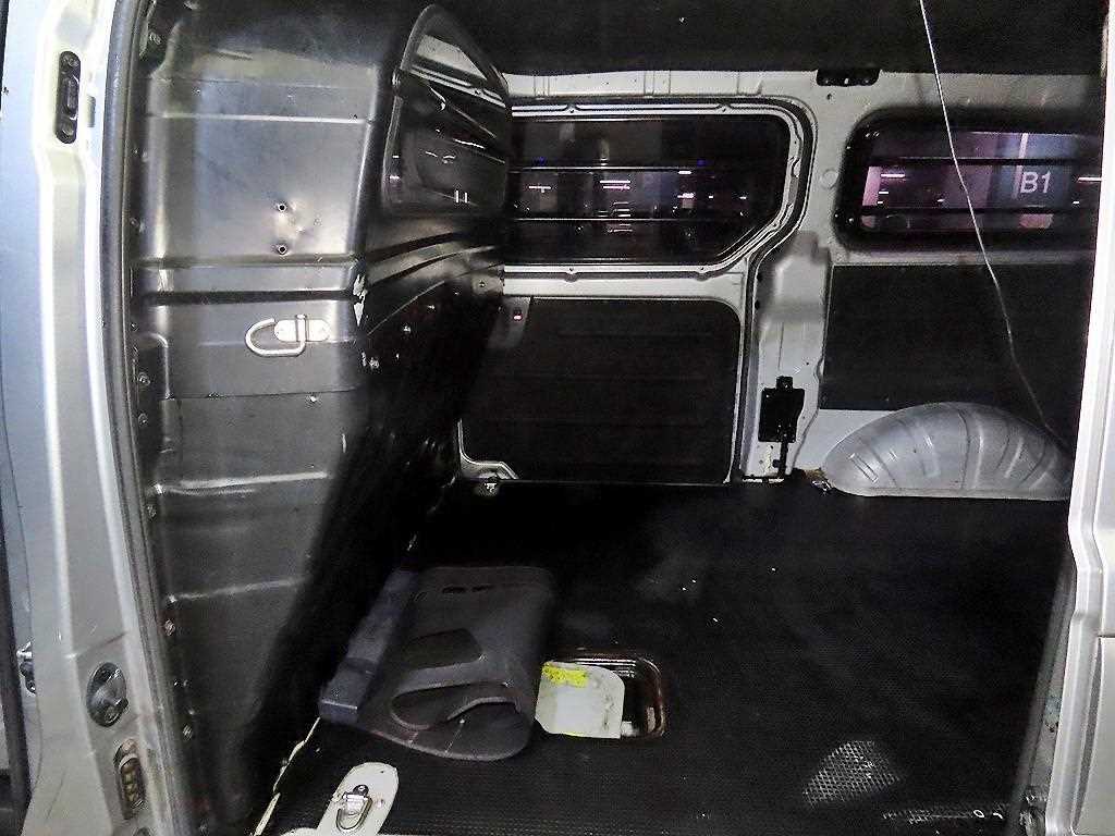 HYUNDAI Starex - Vista 7