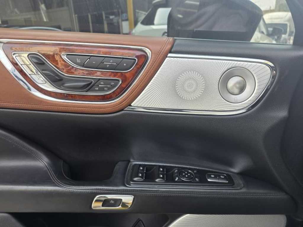 Lincoln Continental - Vista 4