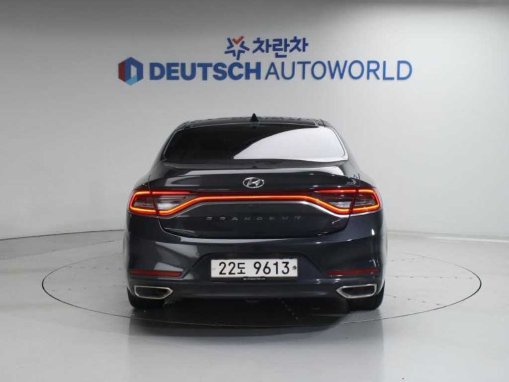 HYUNDAI Grandeur - Vista 4