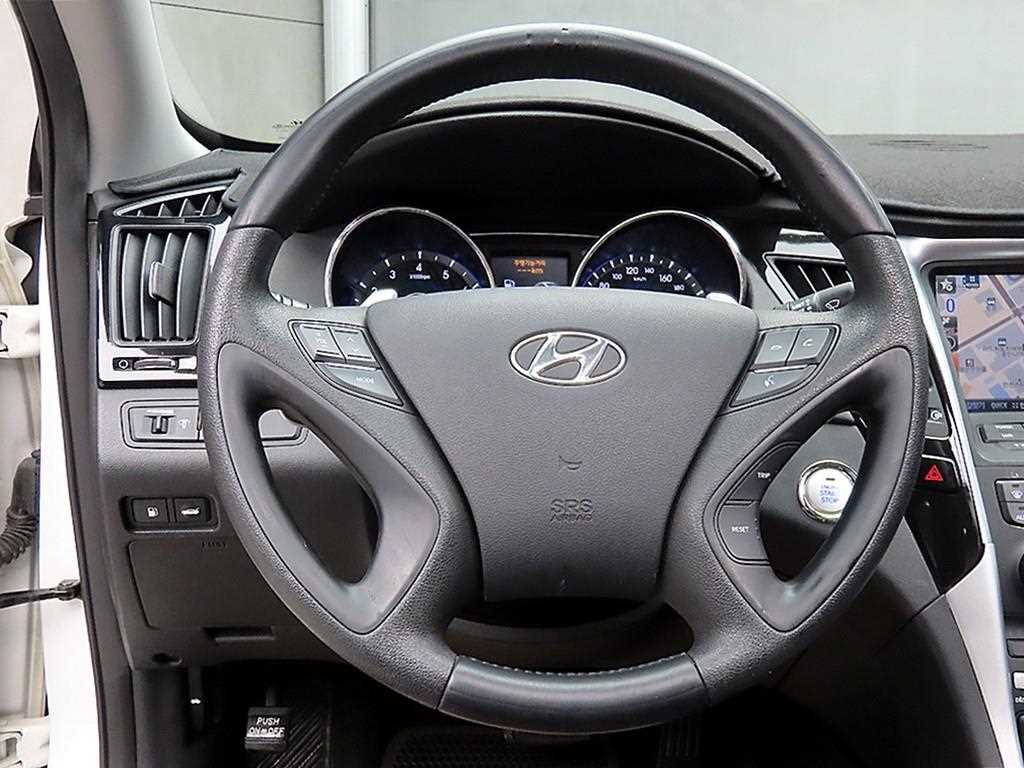 HYUNDAI Sonata - Vista 9