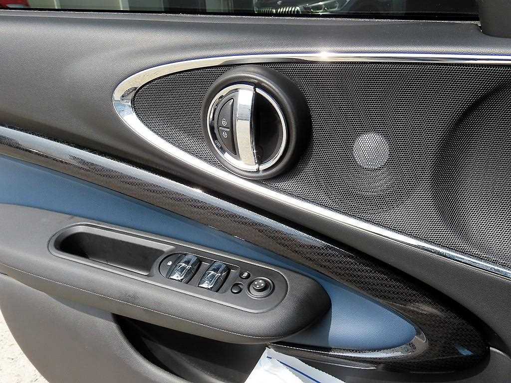 Mini Clubman - Vista 11