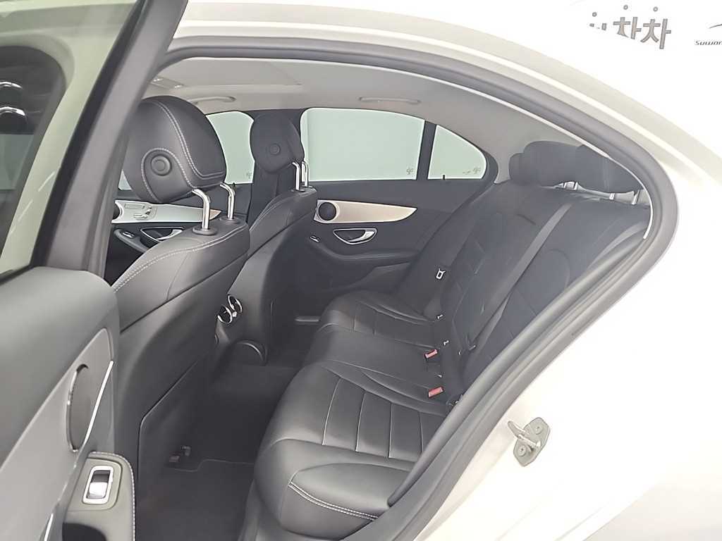 Mercedes Benz C Class - Vista 12