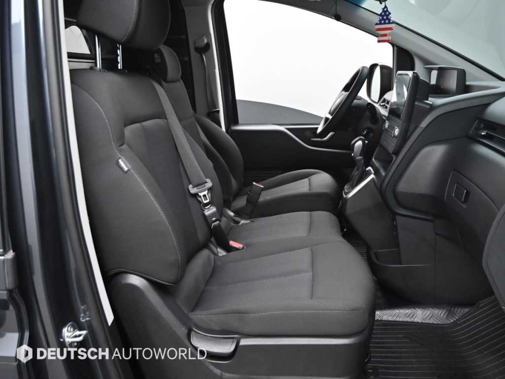 HYUNDAI Staria - Vista 10