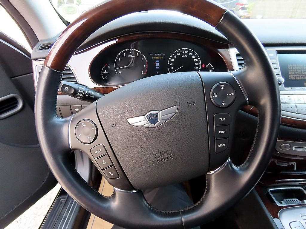 HYUNDAI Genesis - Vista 8