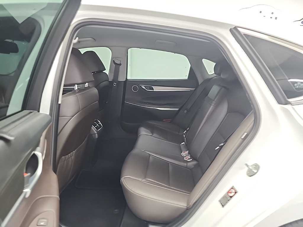 HYUNDAI Grandeur - Vista 12