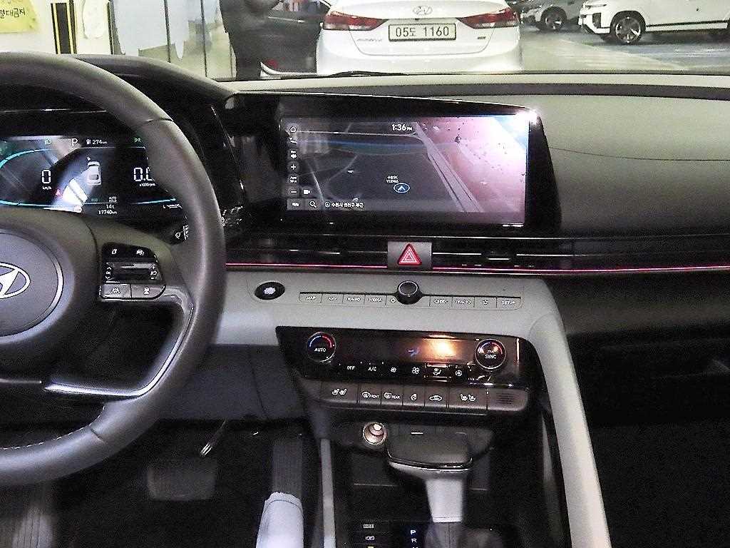 HYUNDAI Avante - Vista 11