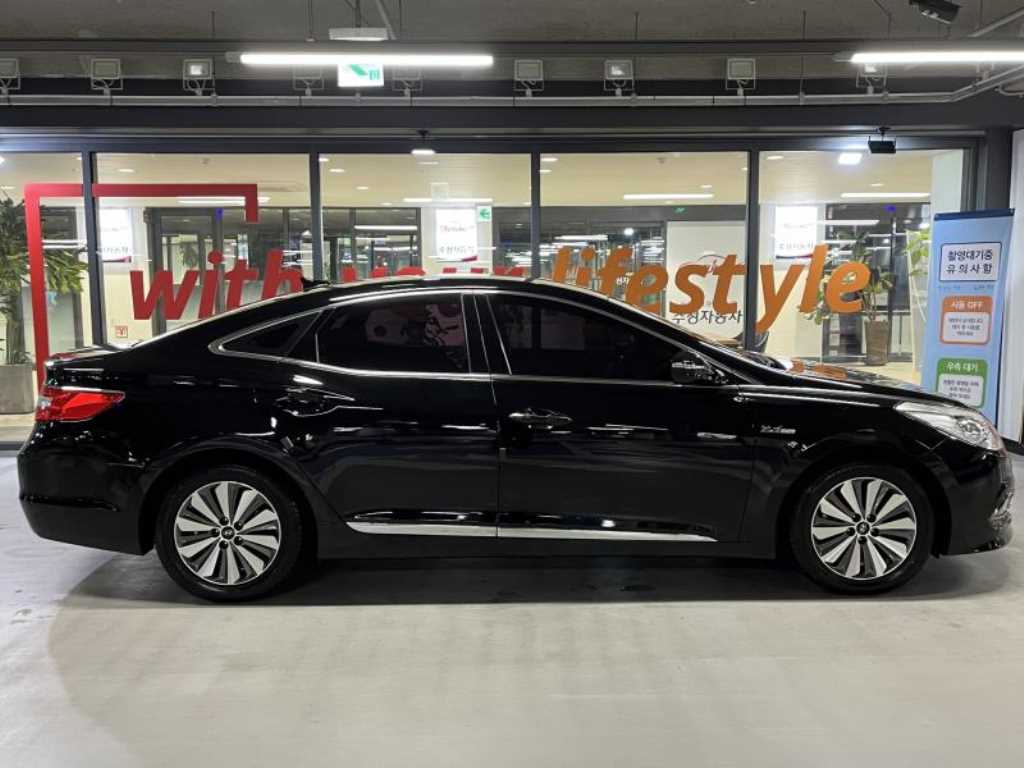 HYUNDAI Grandeur - Vista 5