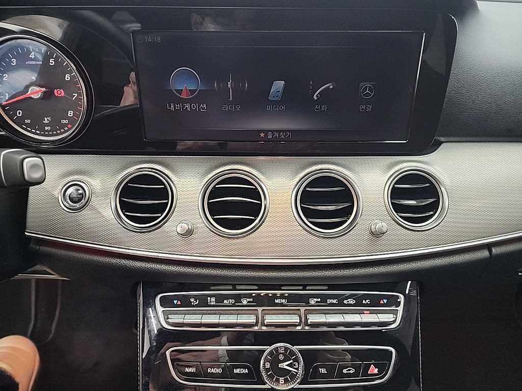 Mercedes Benz E class - Vista 10