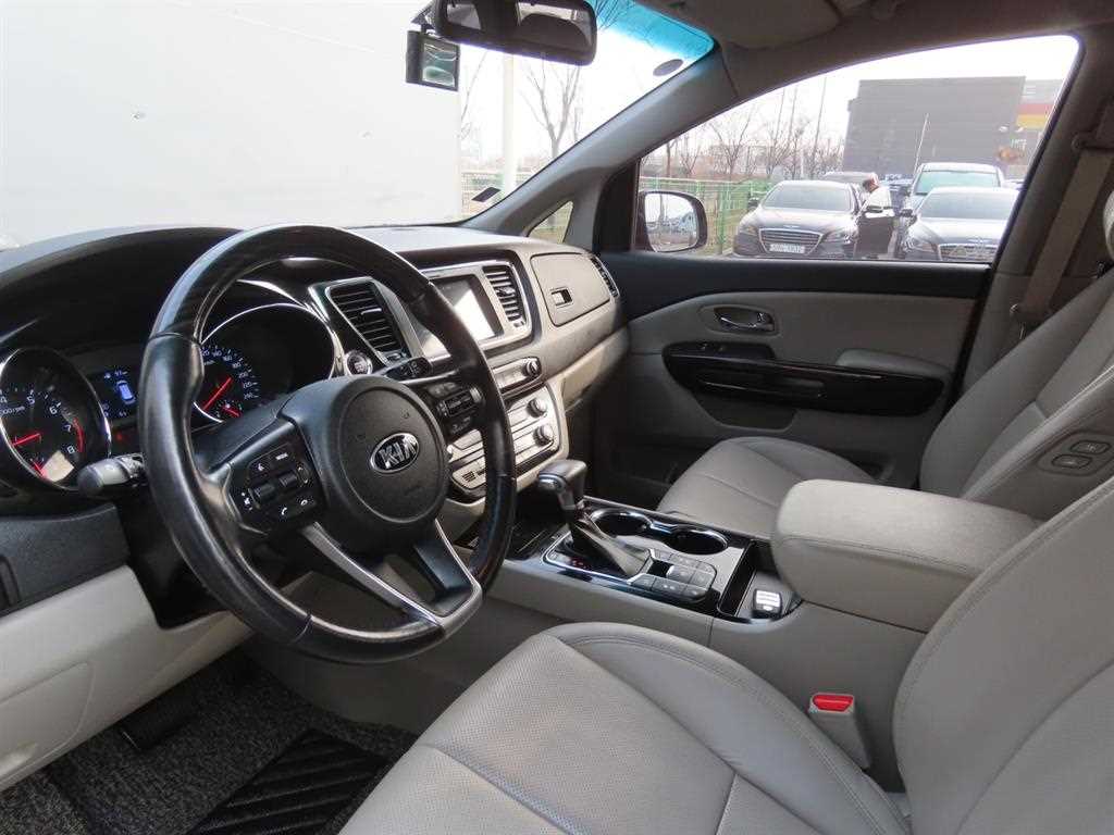 KIA Carnival 2019 Negro - Importación desde Corea - HF Imports Iquique - Foto 17