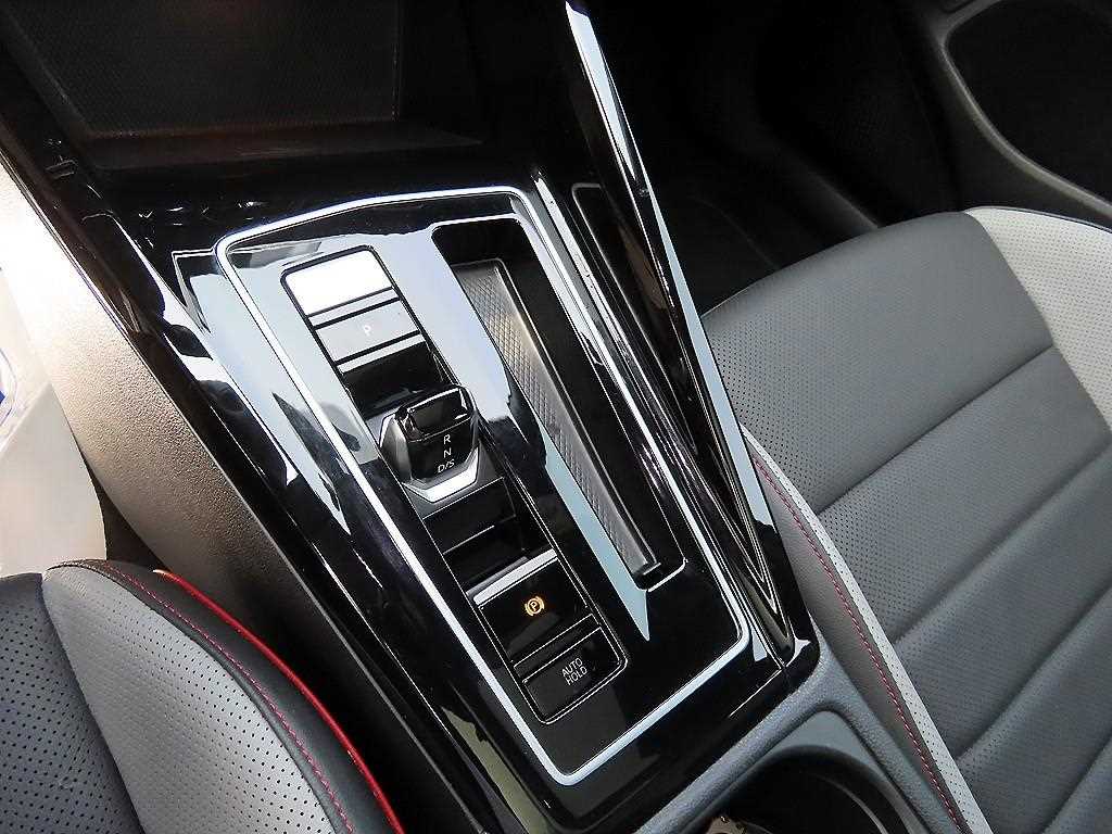 Volkswagen Golf - Vista 11