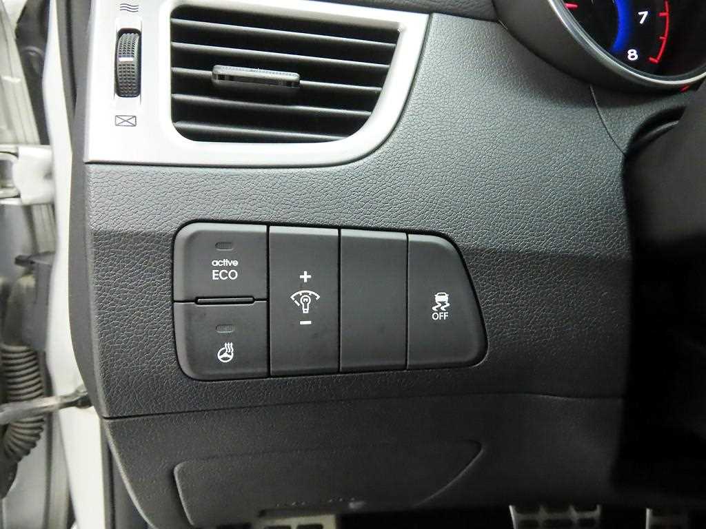 HYUNDAI Avante - Vista 12