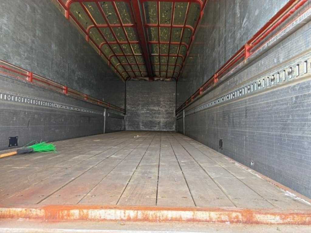 medium and large cargo truck - Vista 5