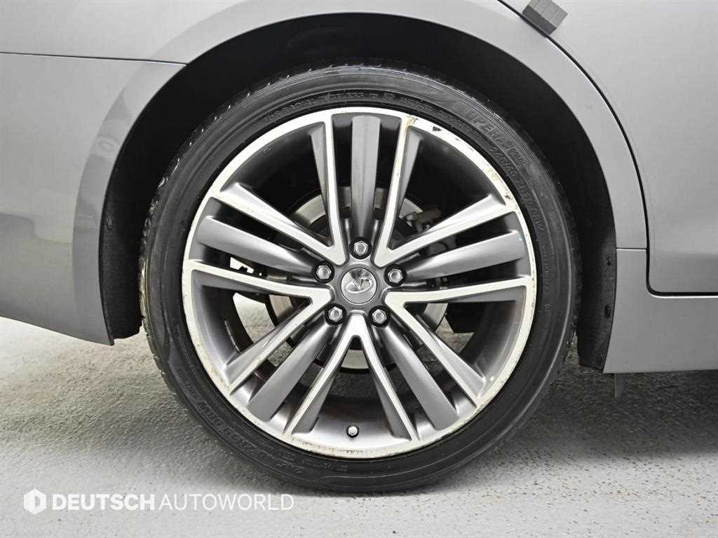 Infiniti Q - Vista 5